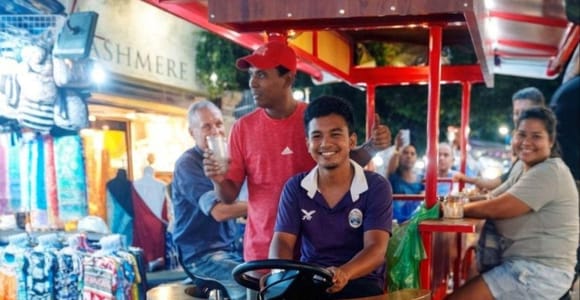 Siem Reap: Sunset Bar Cycle Tour - Free Beers & Soft Drinks