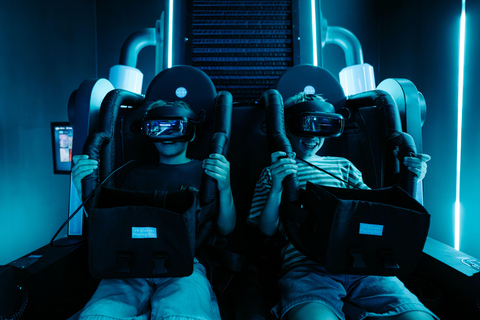 Leuven: Ultimate VR Simulator Experience – 3 Games + Drink
