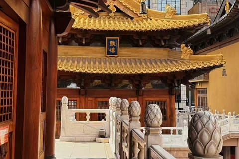 Shanghai: Jing'an Temple Entry Ticket
