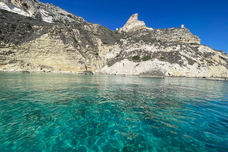 Cagliari: Bootstour mit 4 Badestopps, Schnorcheln und Prosecco