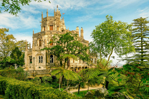 From Lisbon: Sintra, Pena, Regaleira & Cascais Day Trip Private Full Experience: Day trip (Spanish Host)