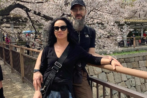 Osaka: Cherry Blossom Walking Tour with a Local 3-hours:Osaka Cherry Blossom Walking Tour with a Local