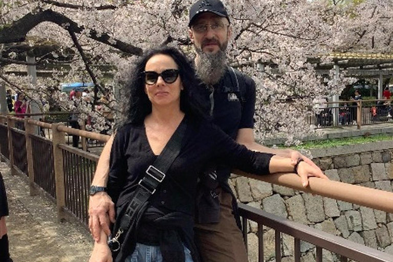 Osaka: Cherry Blossom Walking Tour with a Local 3-hours:Osaka Cherry Blossom Walking Tour with a Local