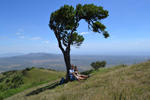 Nairobi: Ngong Hills Guided Hike with Lunch & Transfers