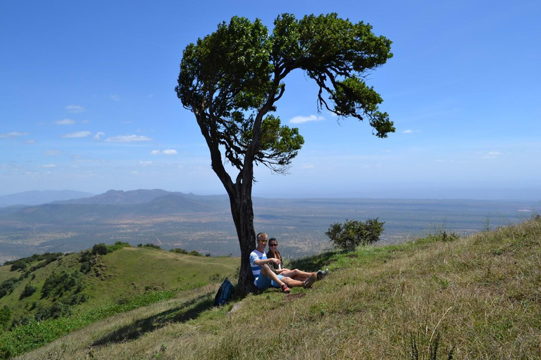 Nairobi: Ngong Hills Guided Hike with Lunch & Transfers