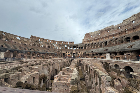 Rom: Colosseum Arena Colosseum Arena, Forum &amp; Palatinerberget Små grupperRom: Colosseum Arena Colosseum Arena, Forum Romanum, Palatinkullen Tur