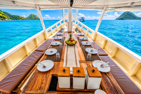 3-Day Komodo National Park Cruise with NK Superior Phinisi Sharing Cabin, Single Bed, Ocean View