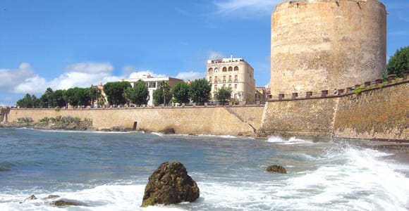 Alghero: Private Tour of Old Town & Sea Fortifications