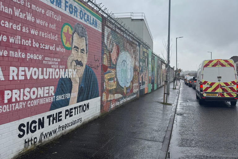 Belfast: Historical & Political Tour with Hotel Pickup