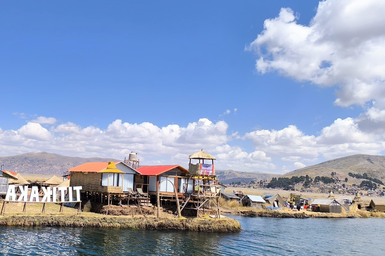 Drijvende eilanden van de Uros