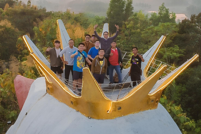 Yogyakarta: Menoreh, Chicken Church, Mudal & Glagah Day Trip