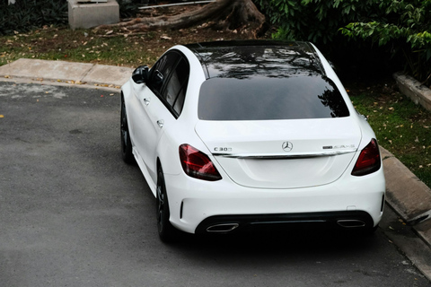 Lucerne: Lindt Chocolate Premium Tour W/ Pickup &amp; Photoshoot