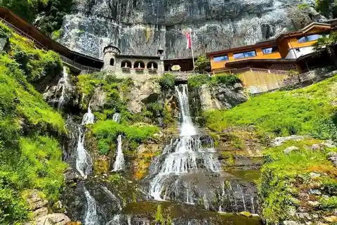 From Basel: Thun Tour, Cruise & St. Beatus Caves Day Trip