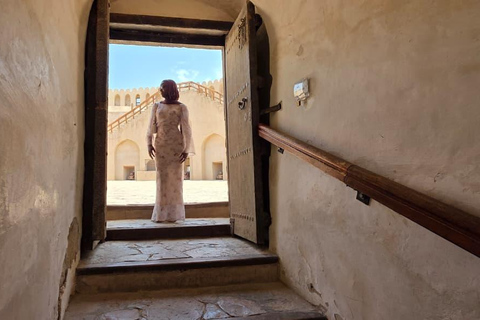 From Muscat: Nizwa, Jabreen, and Bahla Fort Day Sharing Tour