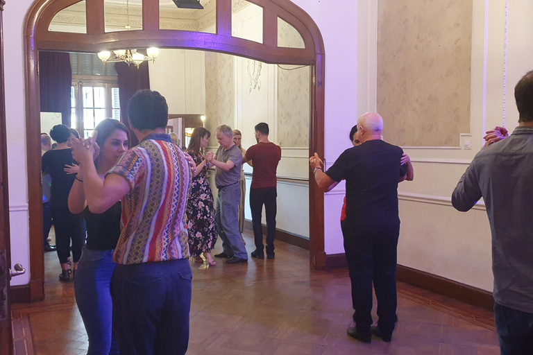 Buenos Aires: Clase grupal de tango con mate y merienda