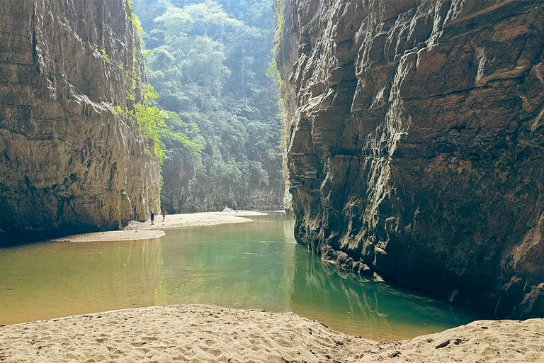 San Cristobal: Arch of Time Tour for 2 days Kayak to the Arch of Time