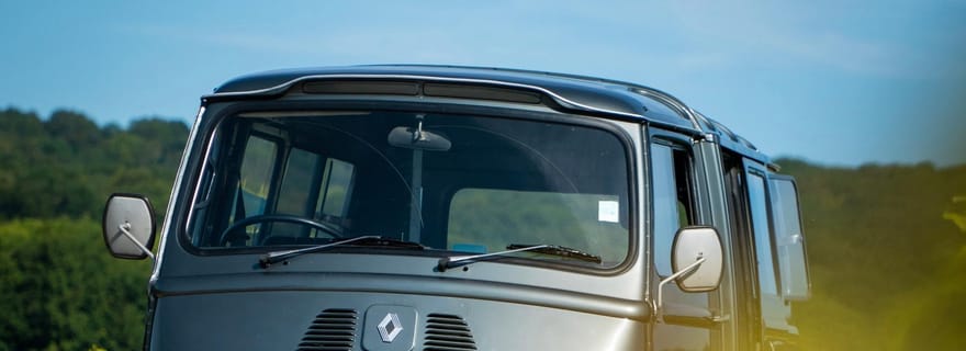 Depuis Épernay : dégustation de champagne avec une voiture de collection