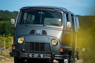 From Epernay : Champagne tasting with a vintage car