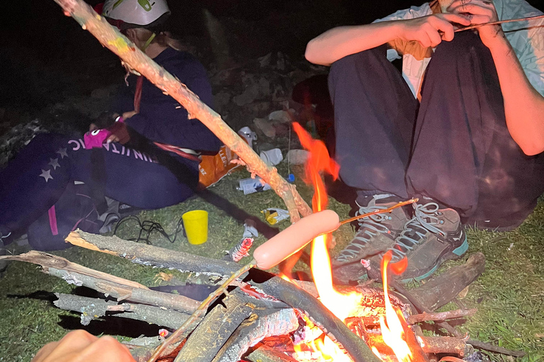Bakú: excursión de escalada al castillo de hadas de Zagatala con acampadaBakú: Excursión al castillo encantado de Zagatala con acampada