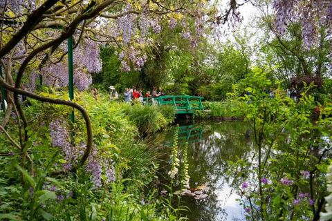 Van Gogh & Monet Villages: Full-Day Tour from Paris