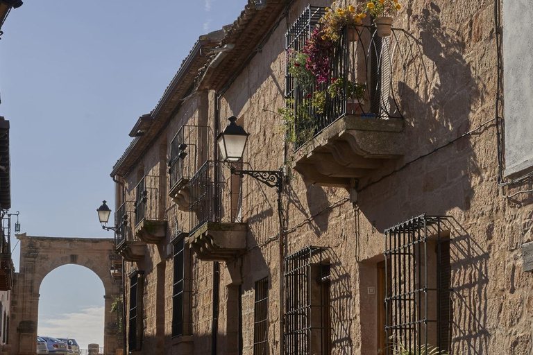 Oleotourism and Monumental Cities