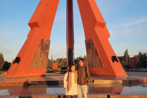 Kiszyniów: wycieczka po mieście i winnica Milesti Mici z degustacjąChisinau: City Tour and Milesti Mici Winery with Tasting