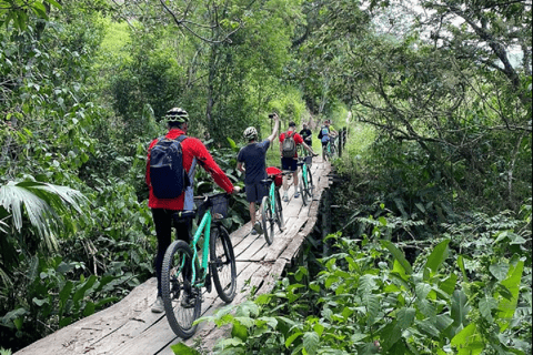 Medellín: Mountain Bike Tour with Lunch and Pickup