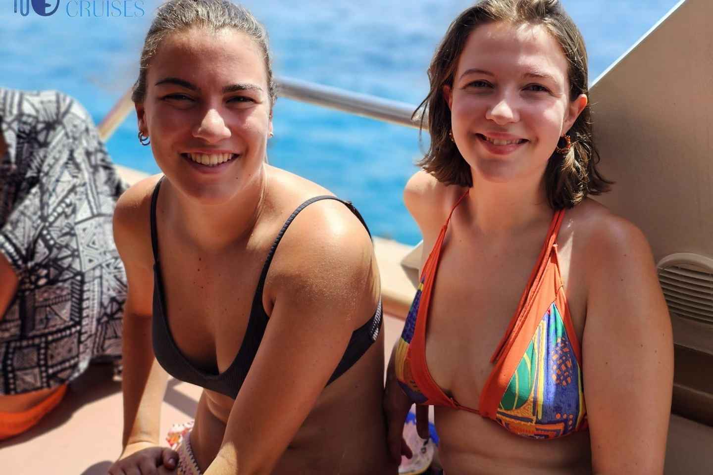 Отдых на Протарасе: Круизы к Черепахам и Голубой Лагуне, Исследование Морских Пещер