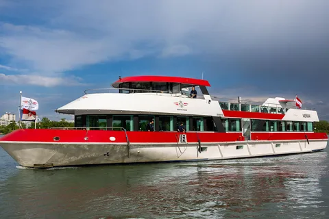 Vienna: 2-hour Danube Panorama Tour (Cruise Only)
