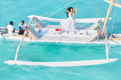 Prywatny rejs łodzią dhow po Zanzibarze z filmem i zdjęciami