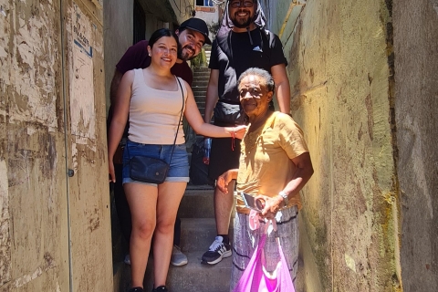 Favela tour Santa Marta com guia local e almoço. (FEIJOADA) Favela Santa Marta com Almoço. Saboreie a gastronomia local