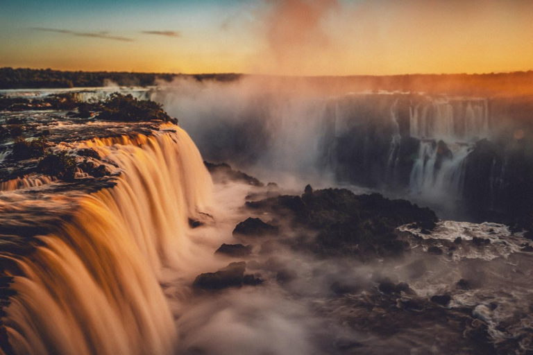 &quot;Night at Iguaçu Falls&quot;. &quot; Only on Saturday nights&quot;.