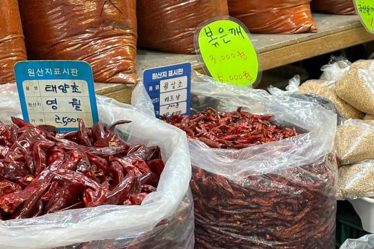 Seul: passeio histórico e gastronómico por Suwon com chá e sobremesa reais