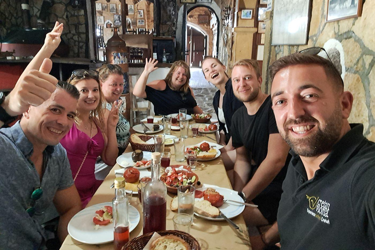 Crète : Visite de 2 vignobles avec dégustation de vin, huile d'olive et déjeuner