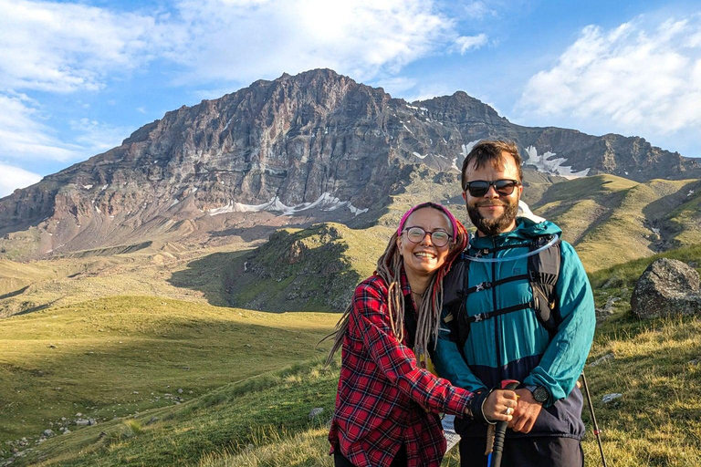 Wędrówka do jeziora Rapi i północnej ściany Aragats