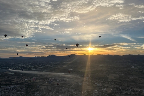 Mexico : Vol en montgolfière et petit-déjeuner dans une grotte naturelleMexico : Vol en montgolfière uniquement