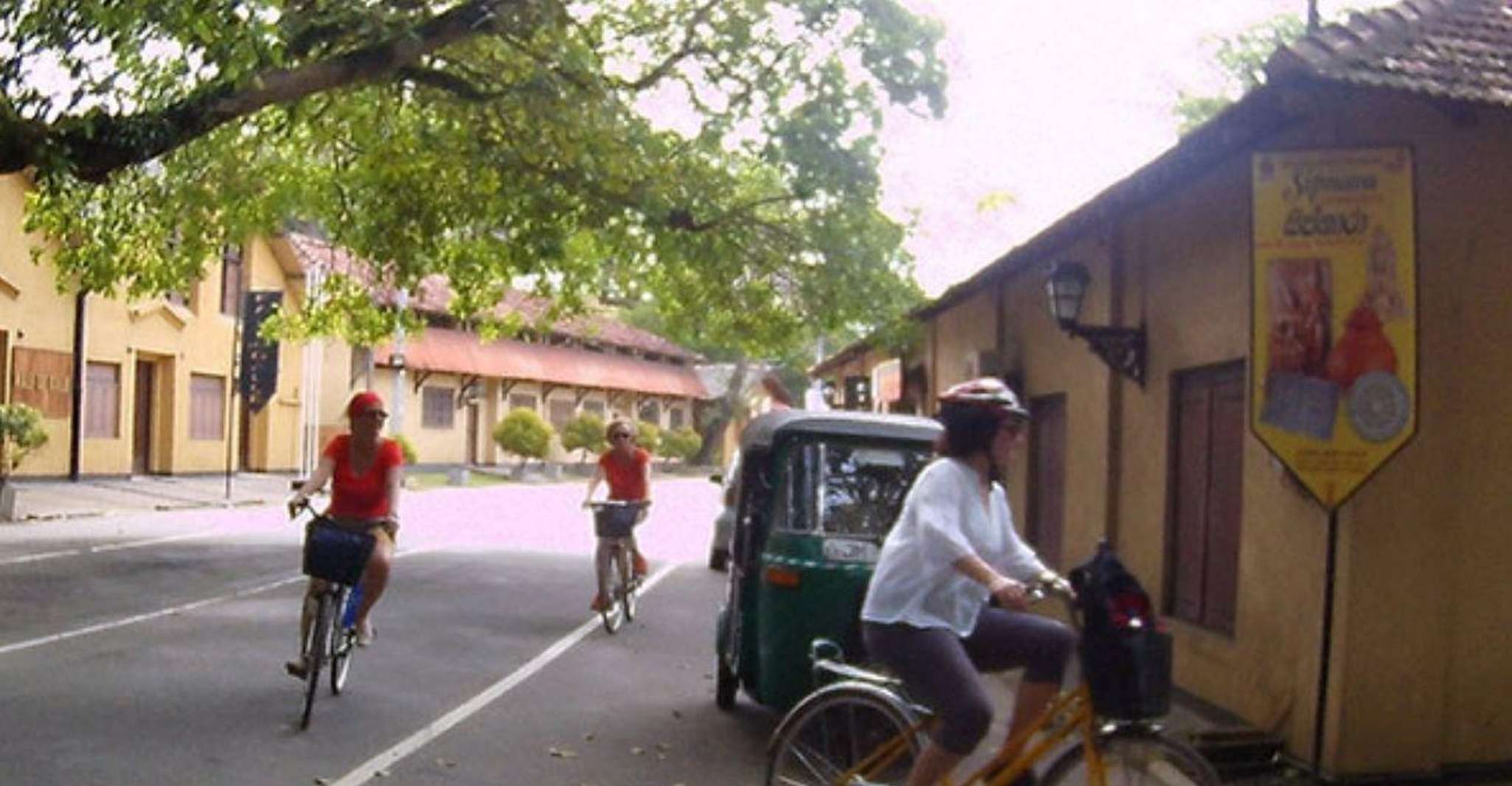 Galle Glory, Lagoon & Village Radfahren Abenteuer - Hizvo