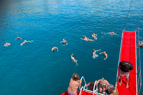 Serenidade nos mares: passeio de barco para relaxar em Alanya