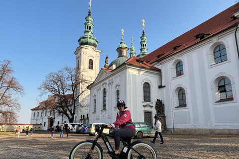 Prague Viewpoints & Historical Ebike Tour 4 Hours: Group E-Bike Tour