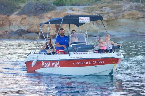 Hersonissos: Boot mieten - keine Lizenz erforderlich