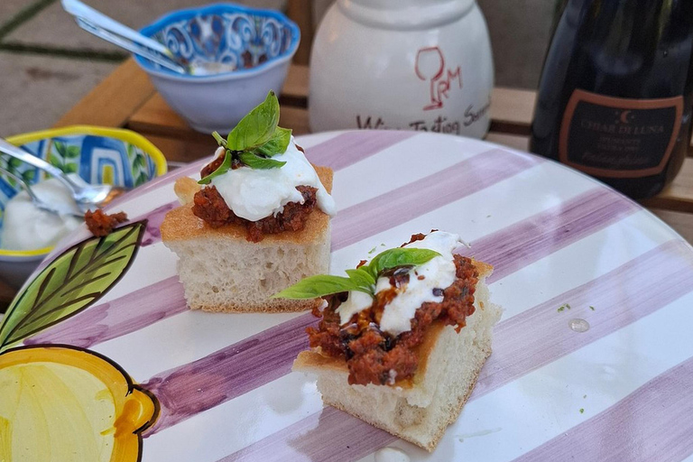 Lunch with wine tasting in Sorrento and pickup in a Fiat 500
