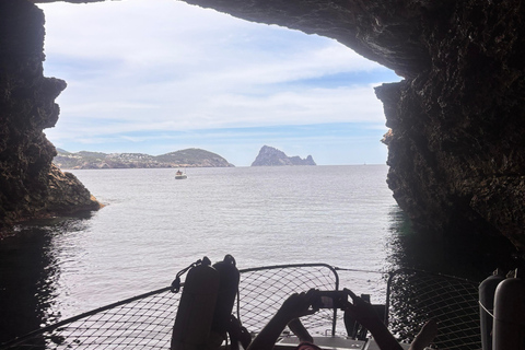 Ibiza: Formentera Boat Tour with Snorkeling and Snacks
