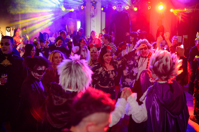 Bucharest: 7-Day Dracula Tour with Masquerade Ball