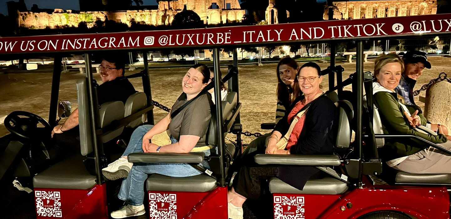 Golf Cart Tour: Express-Highlights von Rom bei Nacht