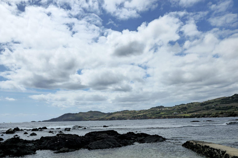 Wandeling langs de kust van het eiland Terceira