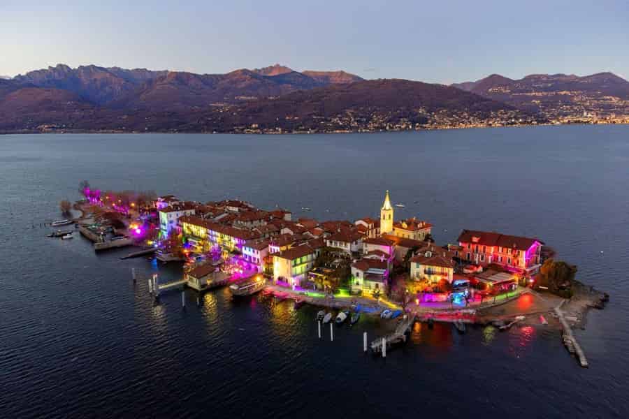 STRESA: PANORAMA-KREUZFAHRT INSELN DES LICHTS - FISCHERINSEL. Foto: GetYourGuide STRESA: PANORAMA-KREUZFAHRT INSELN DES LICHTS - FISCHERINSEL. Foto: GetYourGuide