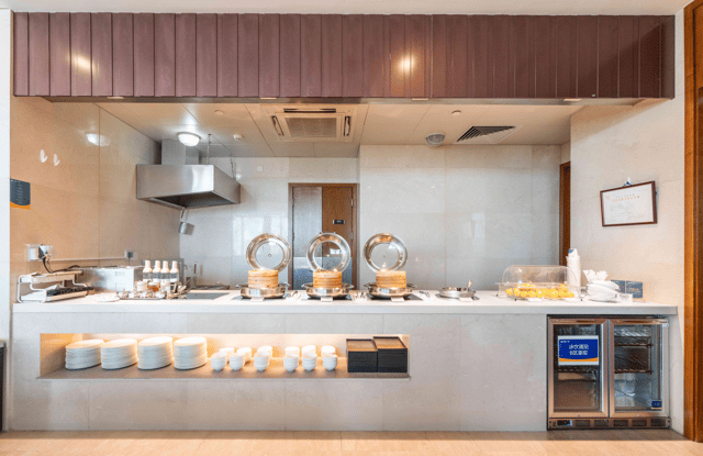 SHA Shanghai Hongqiao International Airport: Lounge Access