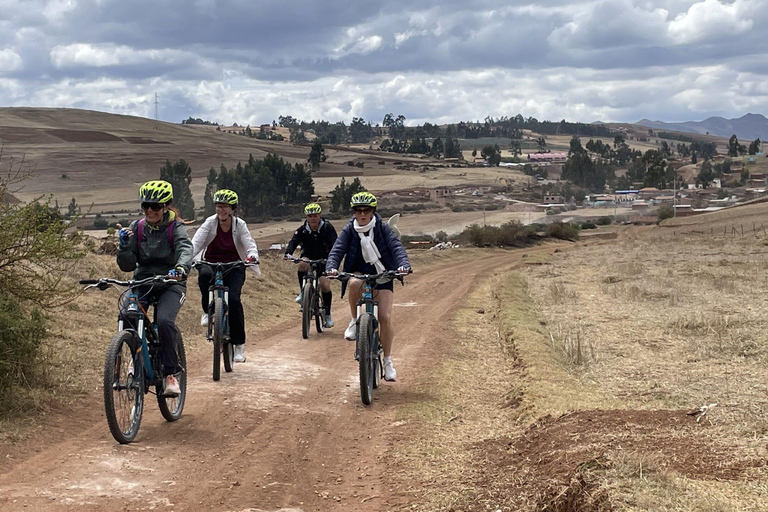 Cusco: Saqsaywaman and City Highlights Bike Tour