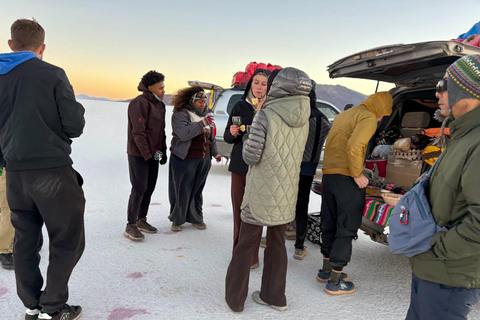 Multi-Day Uyuni & Colored Lagoons Round-Trip from La Paz SPANISH TOUR