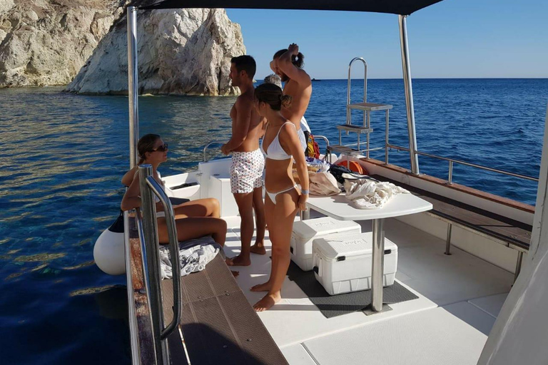 Santorini: Private Motorboat Cruise and Volcano Hike Daytime 4-Hour Private Motorboat Cruise & Hike